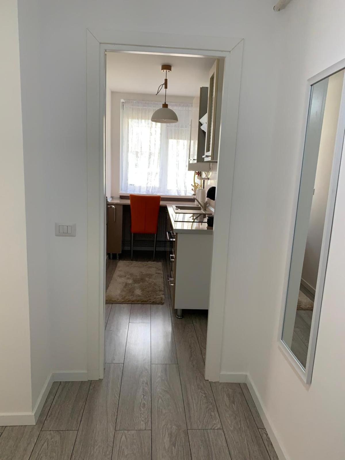 Rose Apartment Piatra Neamţ Eksteriør bilde