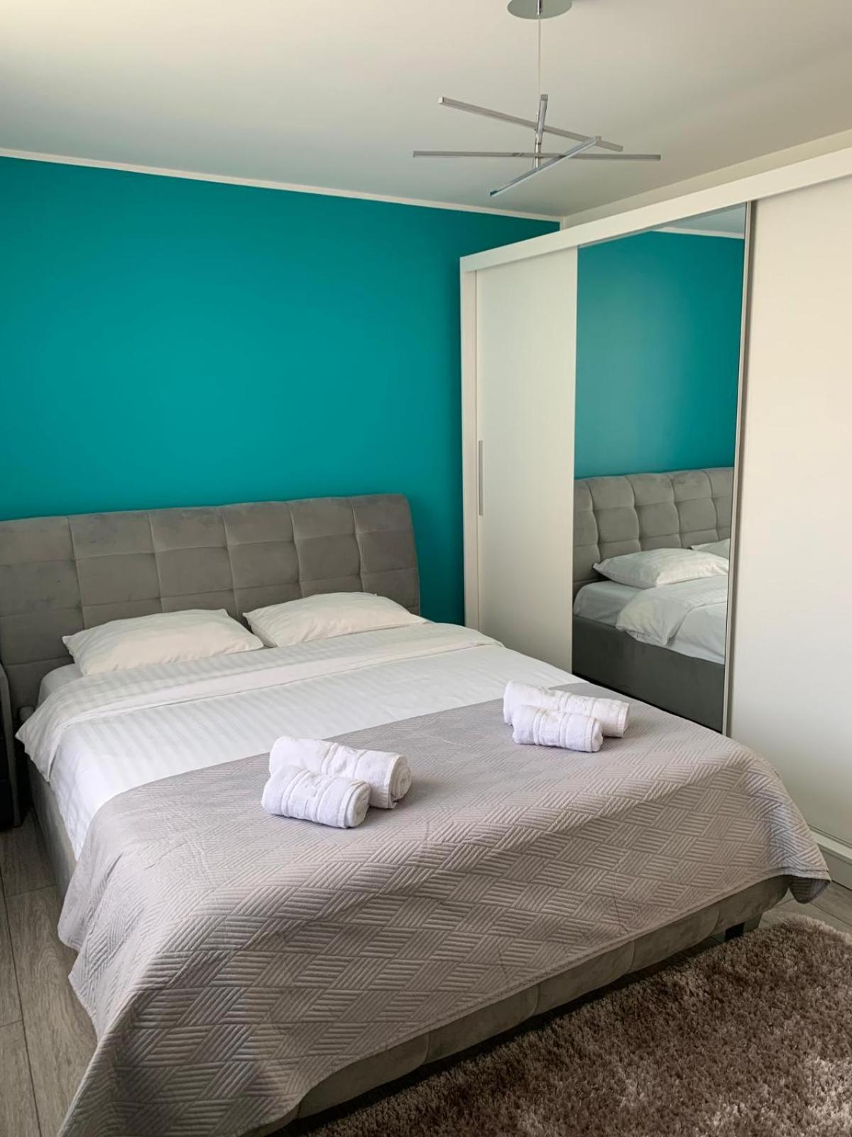Rose Apartment Piatra Neamţ Eksteriør bilde