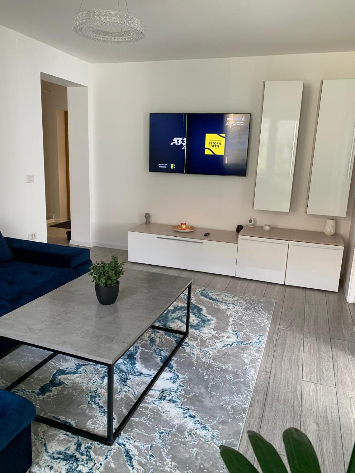 Rose Apartment Piatra Neamţ Eksteriør bilde