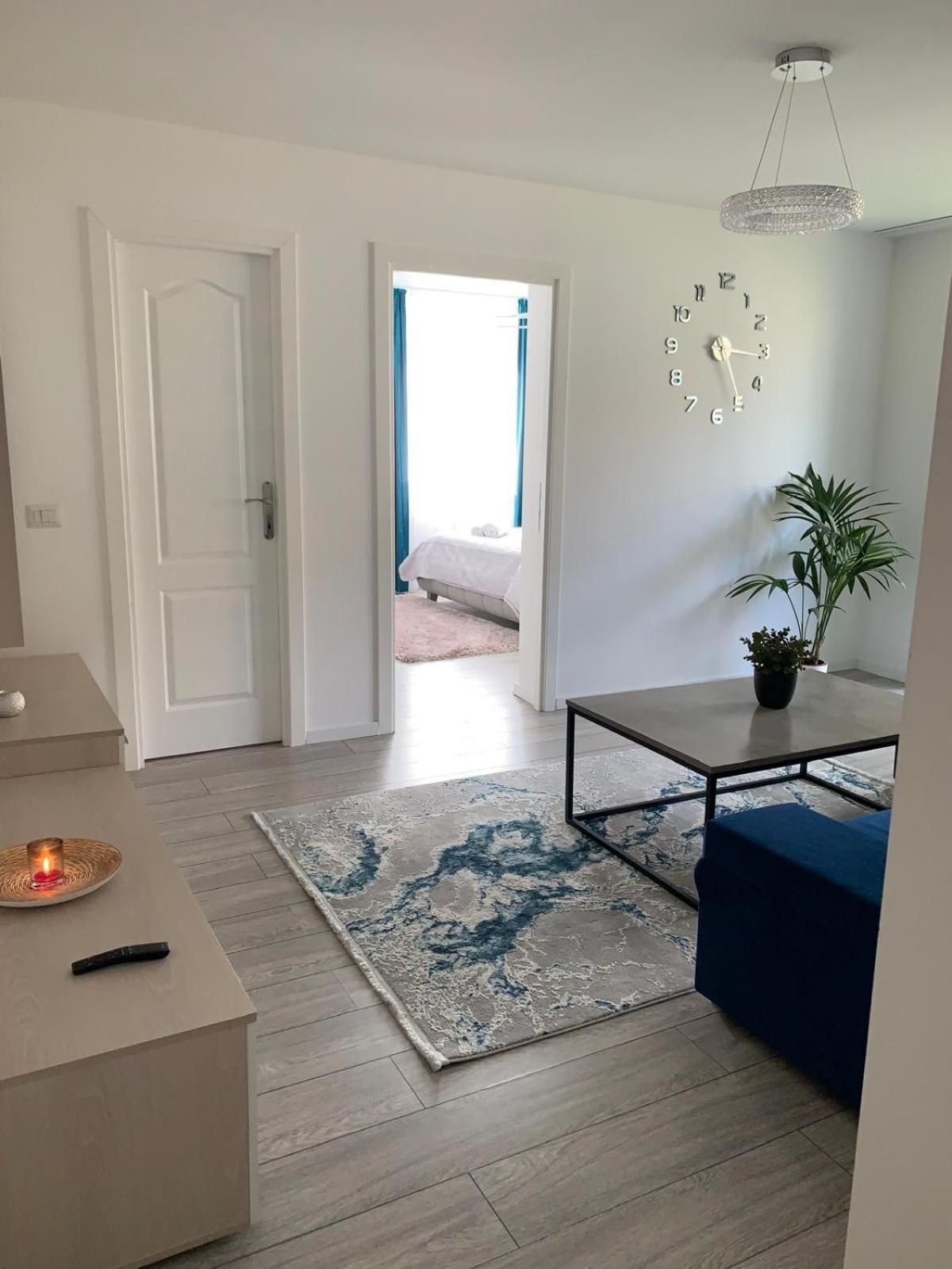 Rose Apartment Piatra Neamţ Eksteriør bilde