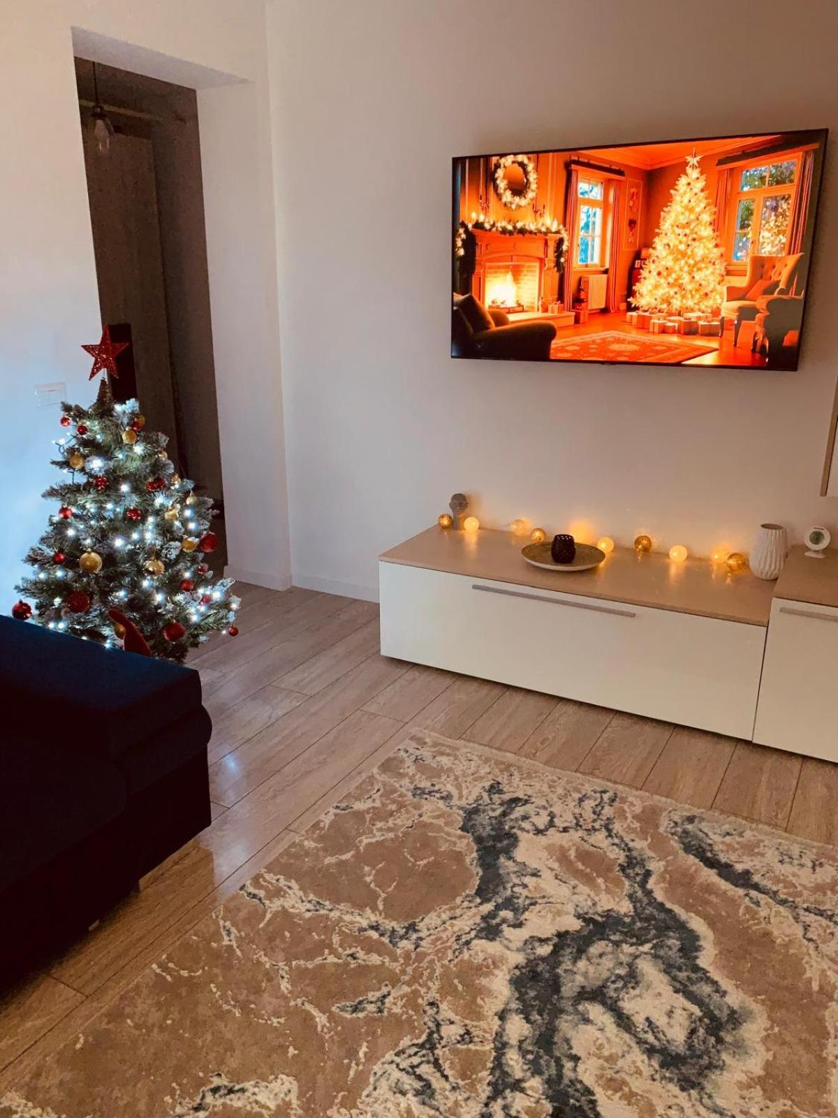 Rose Apartment Piatra Neamţ Eksteriør bilde